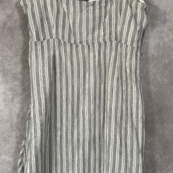 BNDI | Gray & White Spaghetti Strap Tank Top | Size Small - Picture 4 of 11